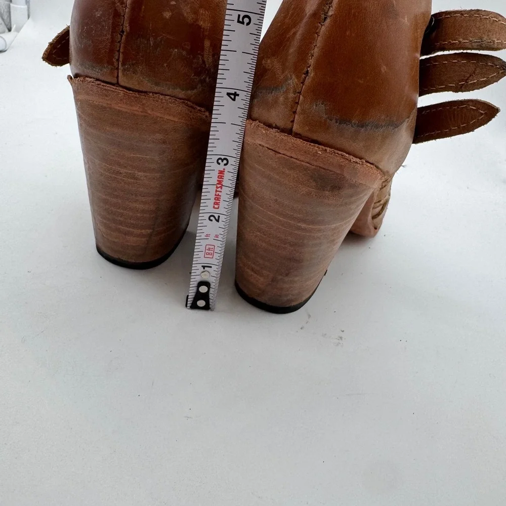 Freebird by Steven Boots Women 9 Tan‎ Gate Distressed Western Ankle Bootie